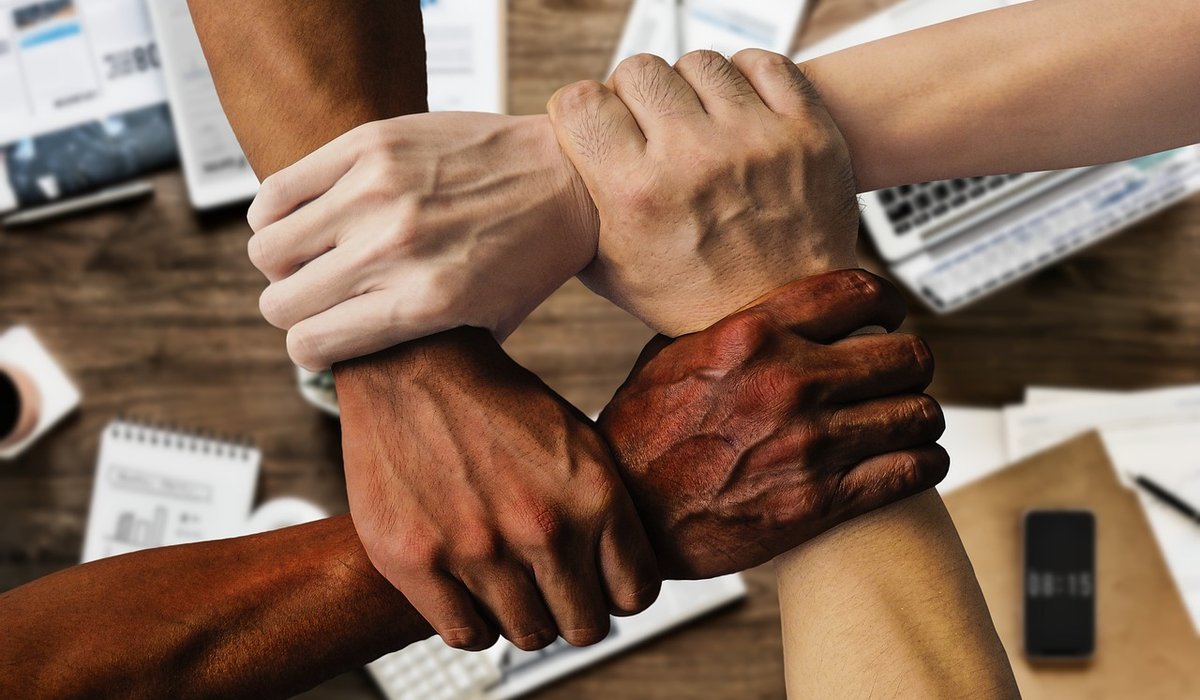 Using Social Media to Reach Local Customers